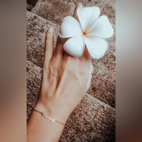 Marina De Buchi Gold Personalized Luxe Name Bracelet, Victoria - Picture 9 of 15